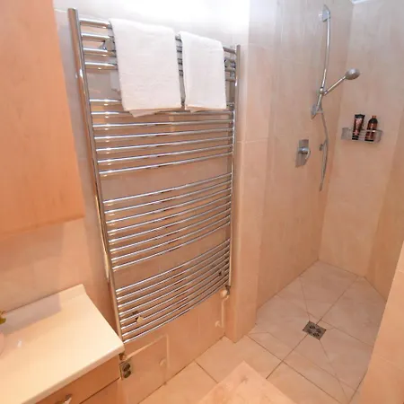 شقة Pretty In With Garden, Balcony, Parking Poděbrady